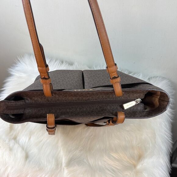 Michael Kors Bedford Tote Bag - Picture 3 of 13